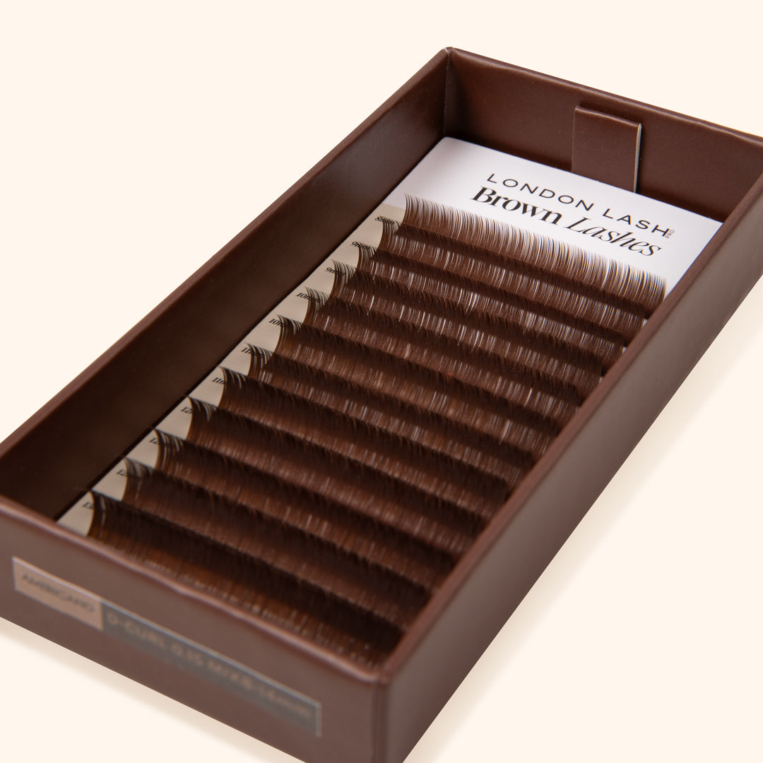open eyelash box with mink ultra soft brown eyelash extension
