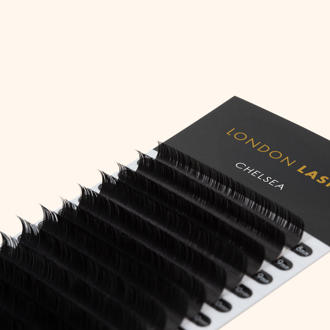 Chelsea Lashes - volume lash extensions, volume lashes, the best volume lashes, the best russian lashes, eyelash extensions, the best lash extensions, the best eyelash extensions, hybrid lashes, russian lashes,  eyelash extensions, classic lashes