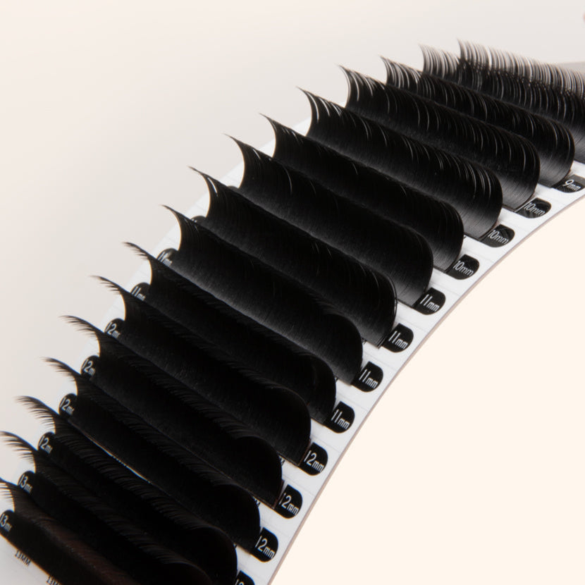 Chelsea Lashes - volume lash extensions, volume lashes, the best volume lashes, the best russian lashes, eyelash extensions, the best lash extensions, the best eyelash extensions, hybrid lashes, russian lashes,  eyelash extensions, classic lashes